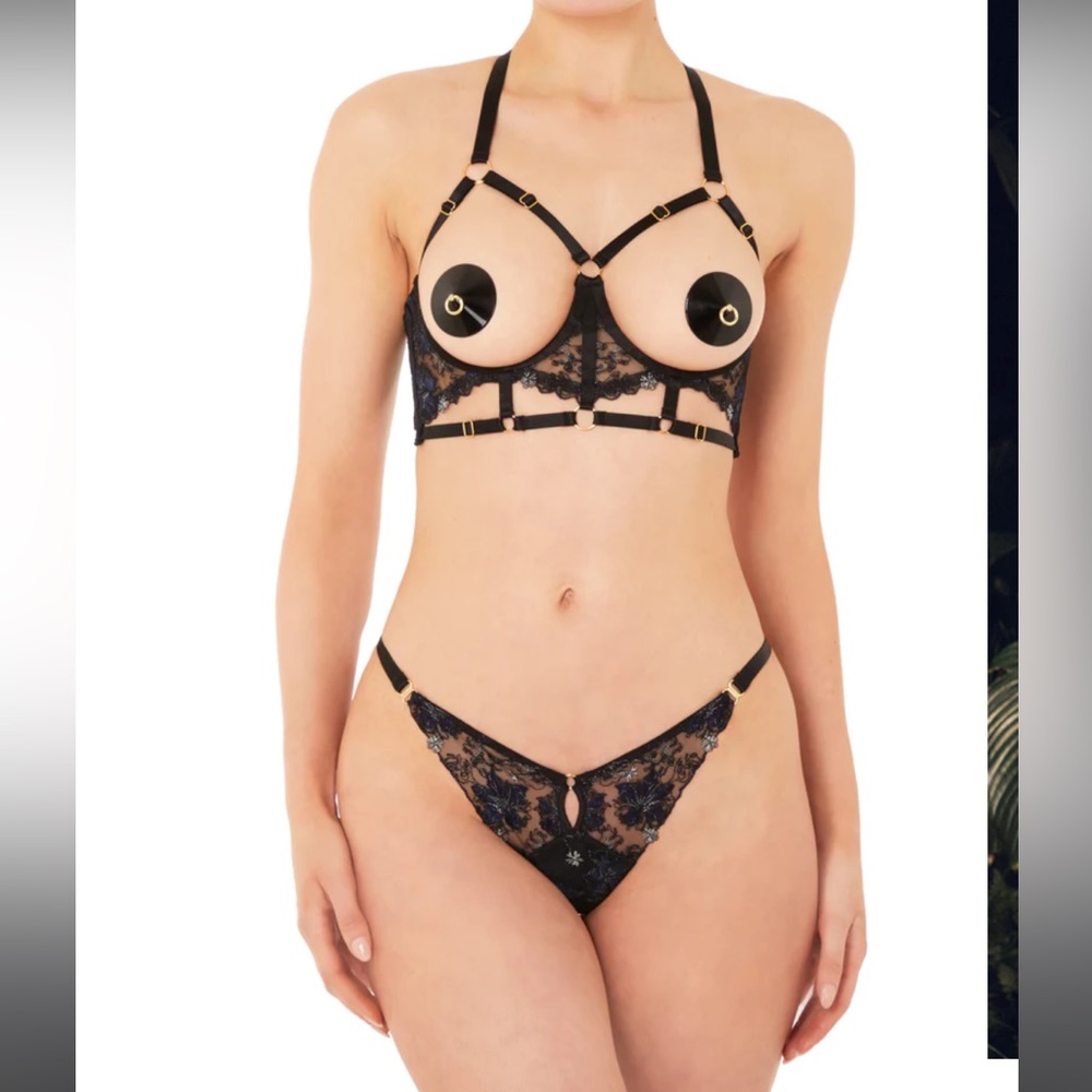 SOLD Bordelle Vita thong Black M NWT Adjustable 24k gold plated